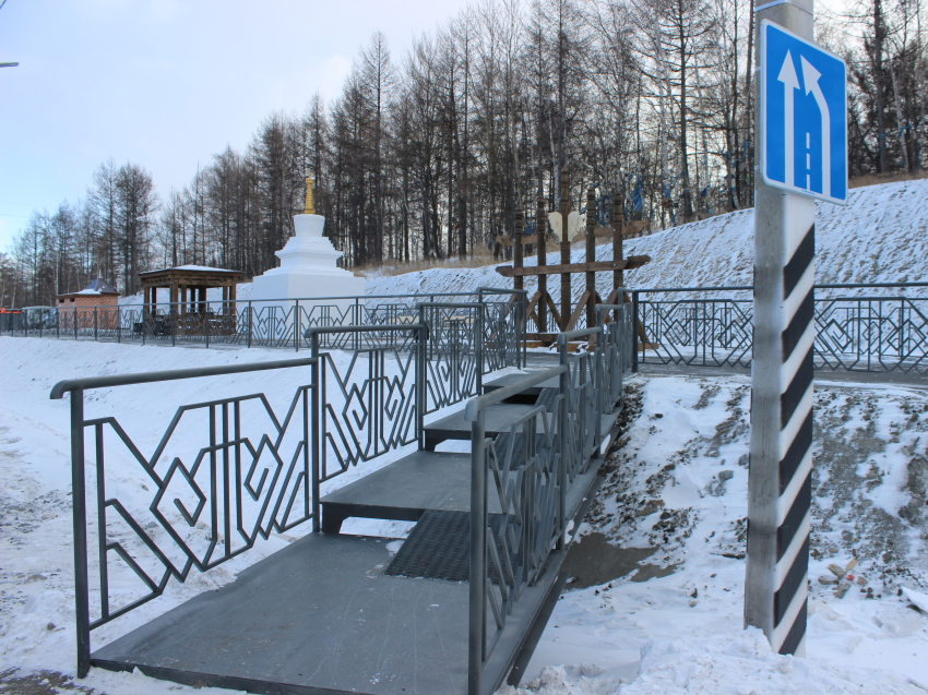 Площадку  в бурятском стиле обустроили для отдыха водителей на трассе в Забайкалье