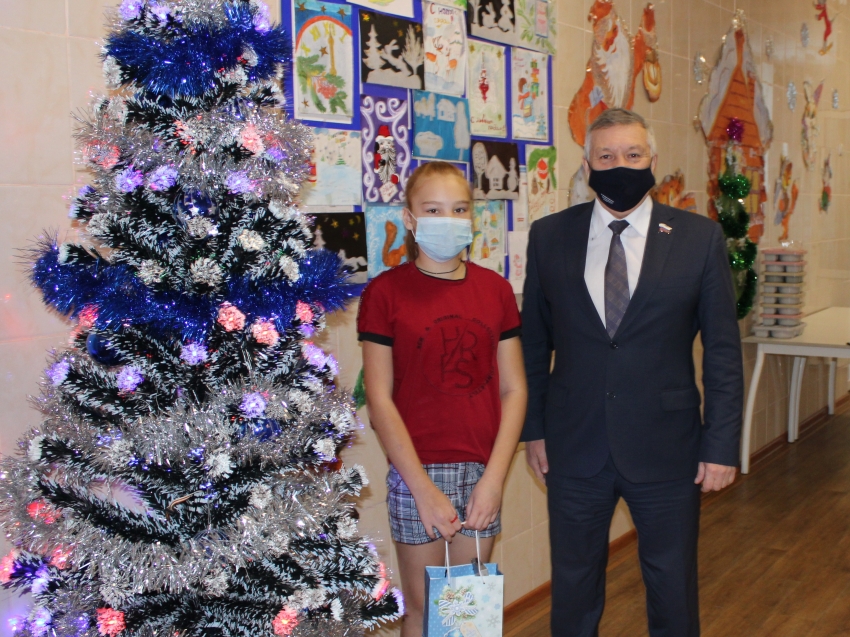 Сергей Михайлов исполнил новогоднее желание девочки из села Ононское Забайкалья