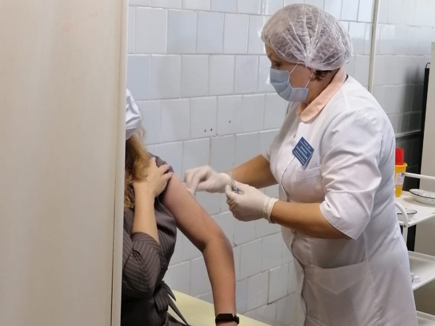 ​Изменились часы работы временных пунктов вакцинации в МФЦ города Читы