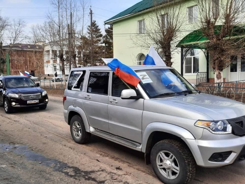 ​В Zабайкалье проходит череда автопробегов в поддержку вооруженных сил России 