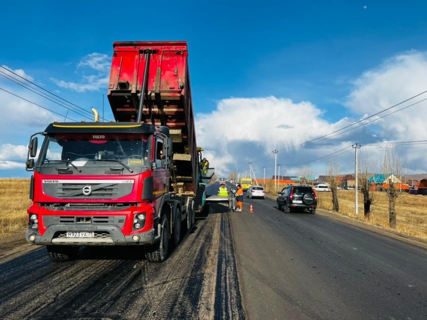 Ремонт по нацпроекту «Безопасные качественные дороги» в Чите начали на половине запланированных улиц
