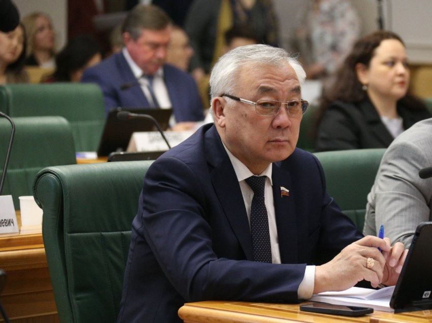 ​Баир Жамсуев обсудил вопросы развития Северного морского пути в Совете Федерации