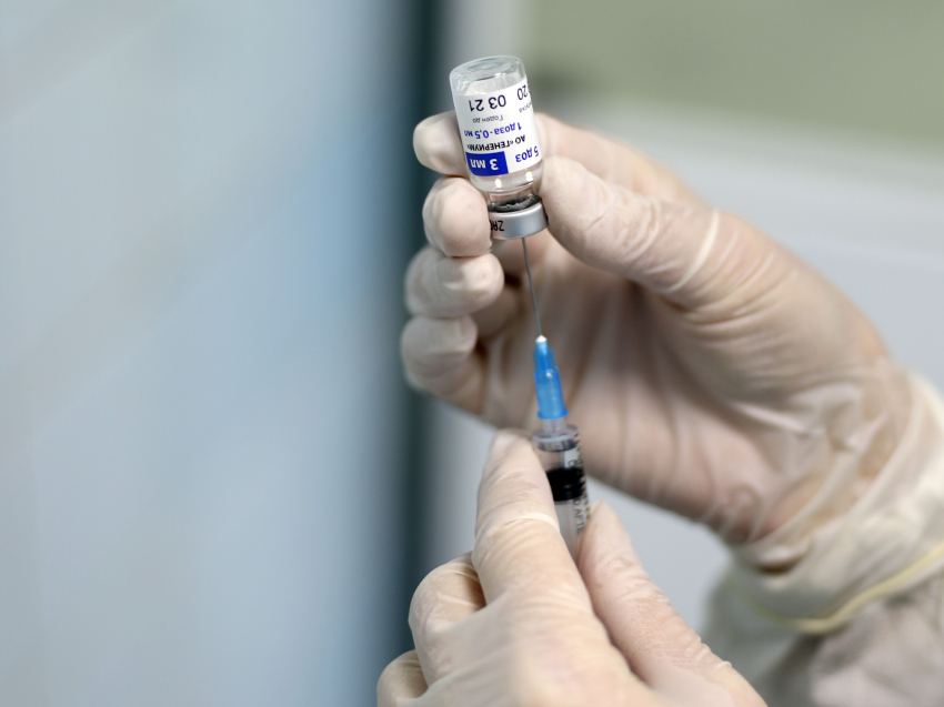 ​Более 700 тысяч забайкальцев привиты первым компонентом вакцины от COVID-19