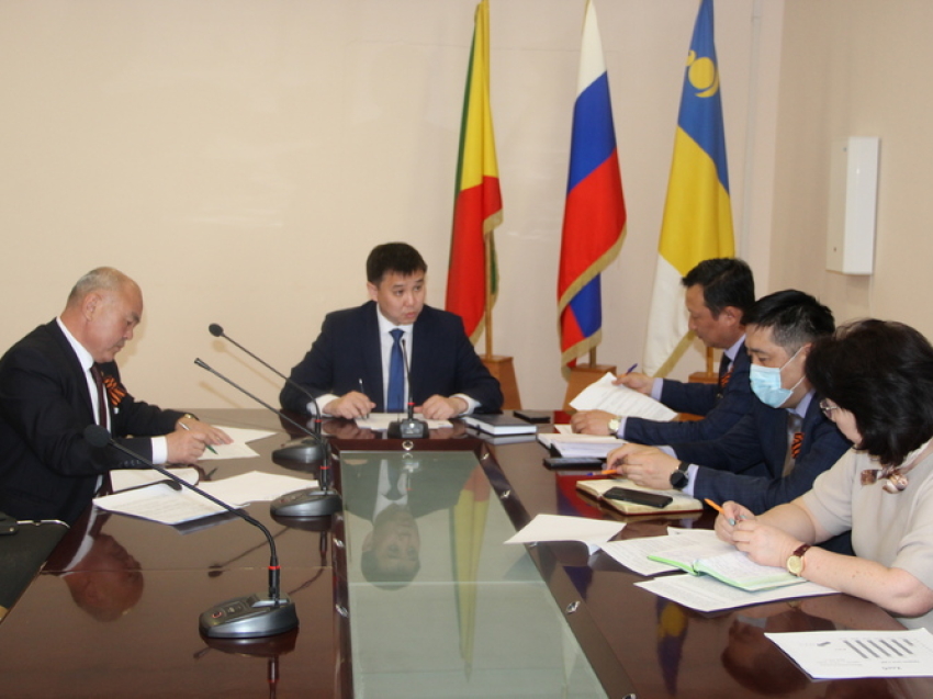 Буянто Батомункуев:Важно обеспечить устойчивое функционирование экономики округа в условиях санкций