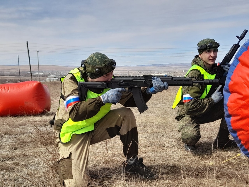 ​Более 600 забайкальцев приняли участие в военно-тактической игре «Рубеж» 