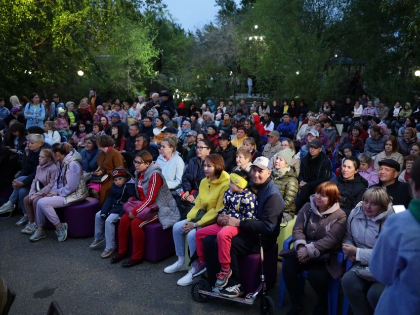 ​Читинцы увидели лучшие короткометражки фестиваля на «Ночи короткого метра» в парке Дома Офицеров