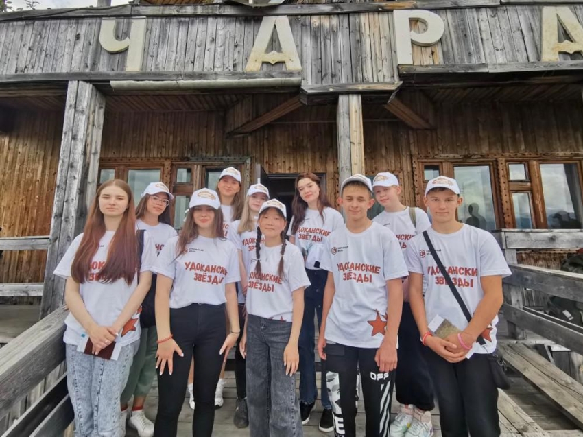 ​Десять лучших школьников Каларского округа направили на отдых в ВДЦ «Орленок»