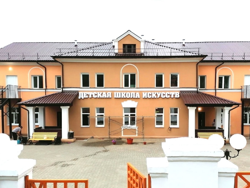 В Петровске-Забайкальском завершается капитальный ремонт Детской школы искусств