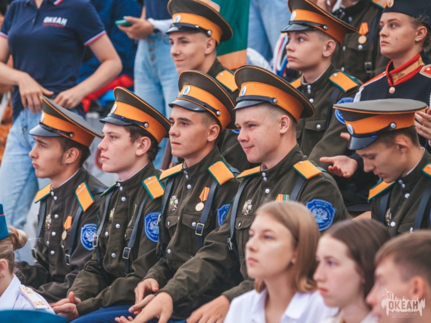 ​Десять юных забайкальцев отправились на первую казачью смену в детский центр «Океан»