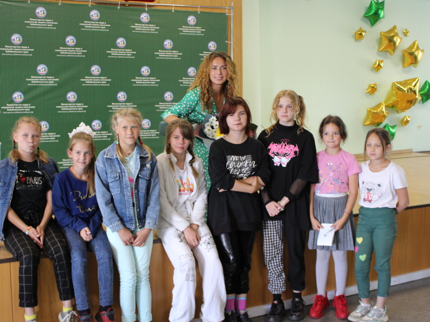 Актриса Евгения Короткевич провела творческую встречу с воспитанниками детских центров Zабайкалья