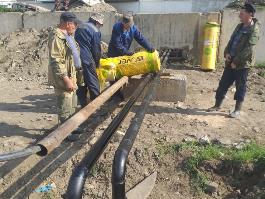 Трубопровод заменили на трех аварийных участках сетей в Петровске-Забайкальском 