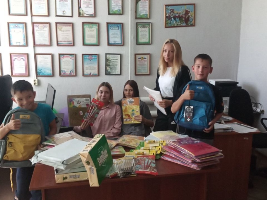 ​Сотрудники Госинспекции Zабайкалья передали подарки в детский реабилитационный центр «Перекресток» 