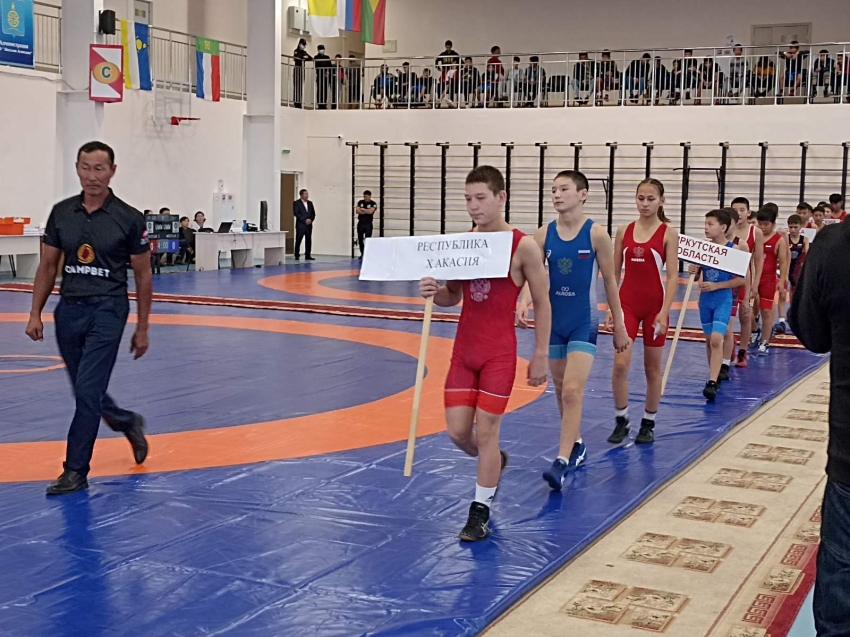 250 юных борцов выявили сильнейших на I региональном турнире по  вольной борьбе памяти Героя России Алдара Цыденжапова