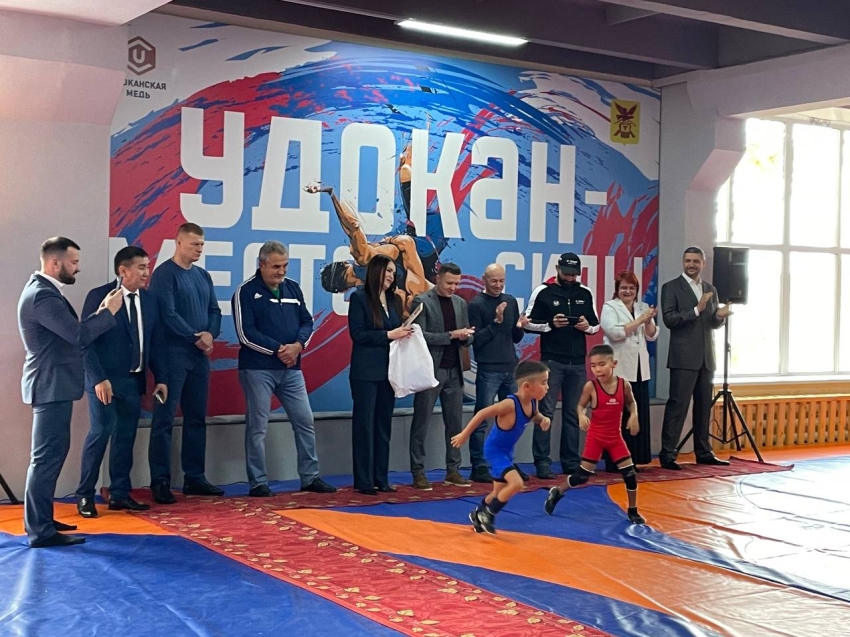 Глава Zабайкалья и чемпионы по боксу пожелали спортсменам побед на открытии спорткомплекса «Удокан» в Чите