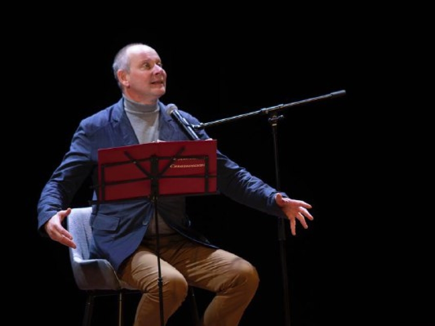 Больше тысячи школьников и студентов Читы посетили авторские моноспектакли Даниила Спиваковского