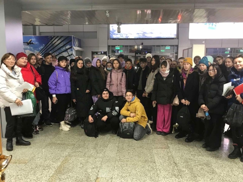 Группа школьников из Zабайкалья отправилась в просветительную поездку по «Золотому кольцу» России