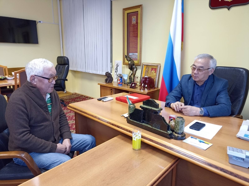 ​Сенатор Баир Жамсуев провел прием граждан в Zабайкалье