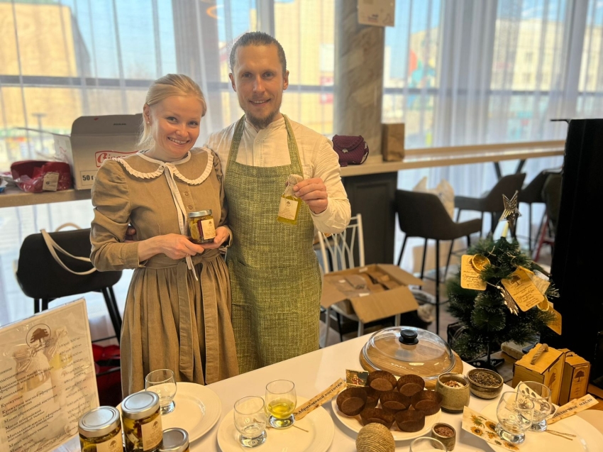Мясные консервы, шоколад, мед и масло: ярмарка забайкальской продукции работает на форуме «Мой бизнес - мое Zабайкалье» 