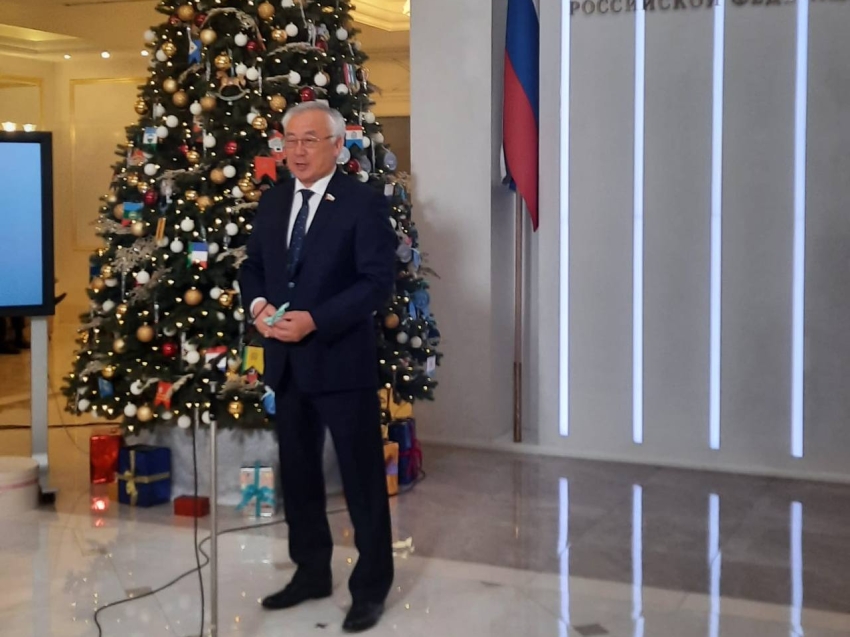 Баир Жамсуев исполнит новогодние мечты мальчика из ДНР и девочки из Zабайкалья