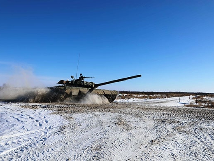 Мобилизованные военнослужащие в Zабайкалье в составе экипажей приступили к вождению танков Т-72Б3