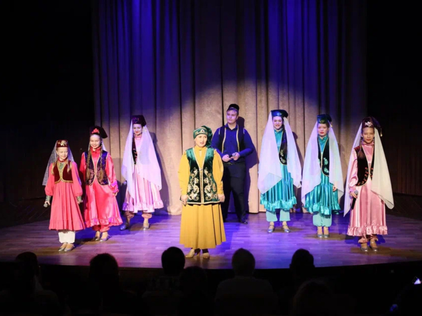 Забайкальские певцы и танцоры выступили вместе с заслуженными артистами Республики Татарстан 