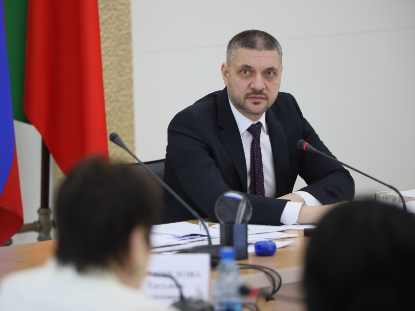 Александр Осипов: Необходимо пересмотреть приоритеты по зарплате забайкальских учителей 