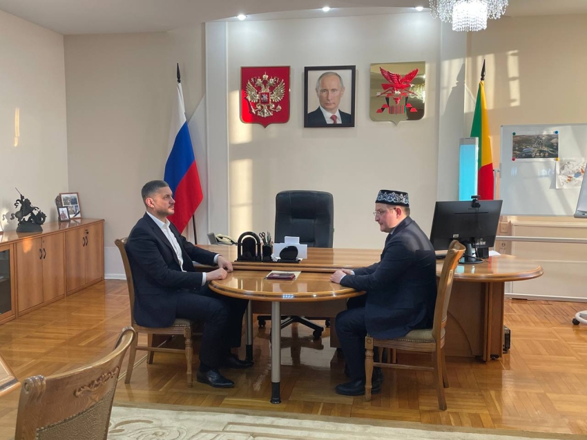 Муфтий Забайкалья поблагодарил губернатора региона за поддержку в реставрации дома старейшины татарской общины