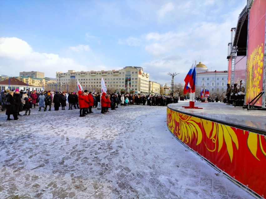 В честь Дня защитника Отечества на главной площади Читы​ ​прошёл митинг-концерт 