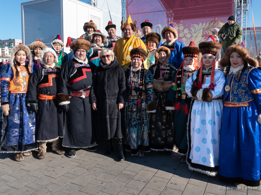 Праздник Белого месяца на площади Ленина отметили более тысячи забайкальцев
