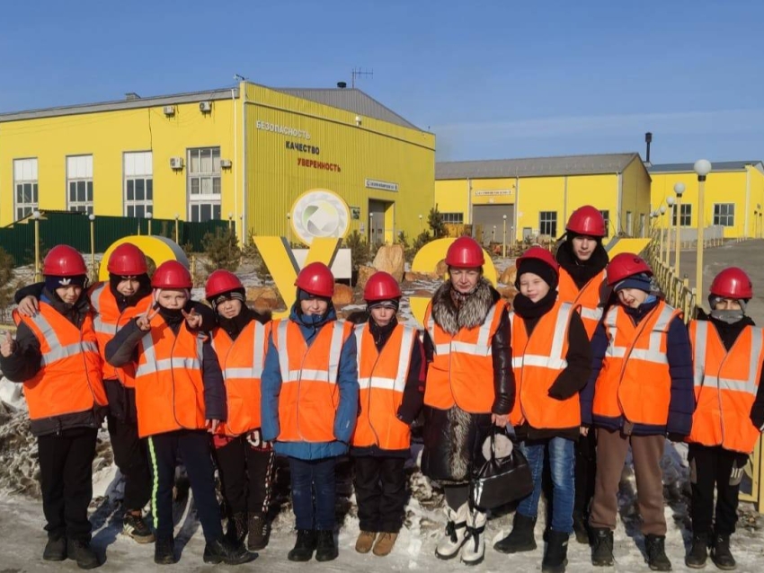Воспитанники детского центра Читы побывали с экскурсией на предприятиях города