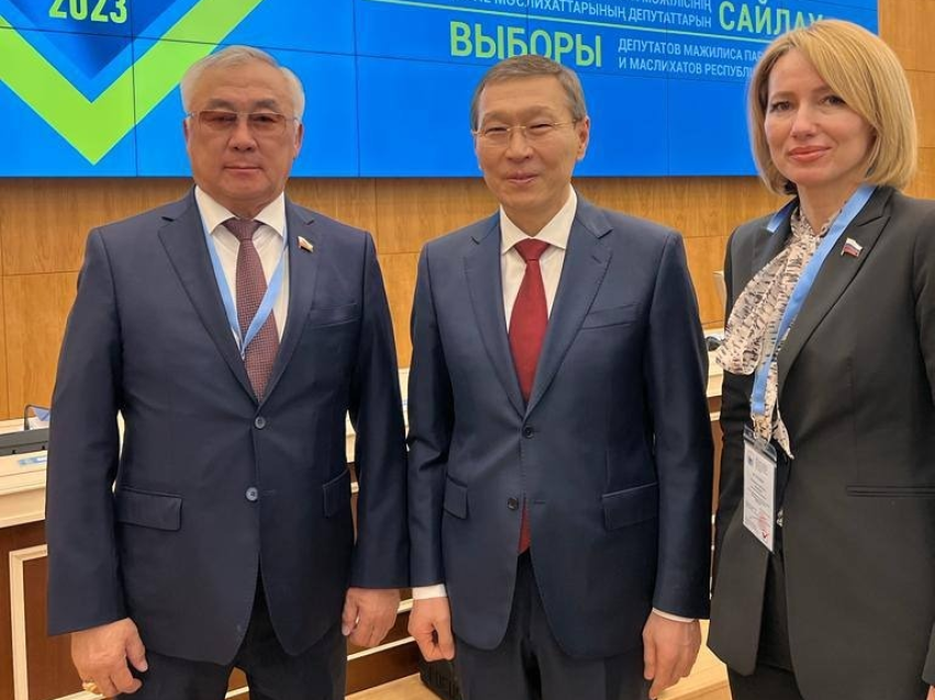 ​Сенатор РФ от Забайкалья Баир Жамсуев возглавил делегацию Совета Федерации на парламентских выборах в Казахстане