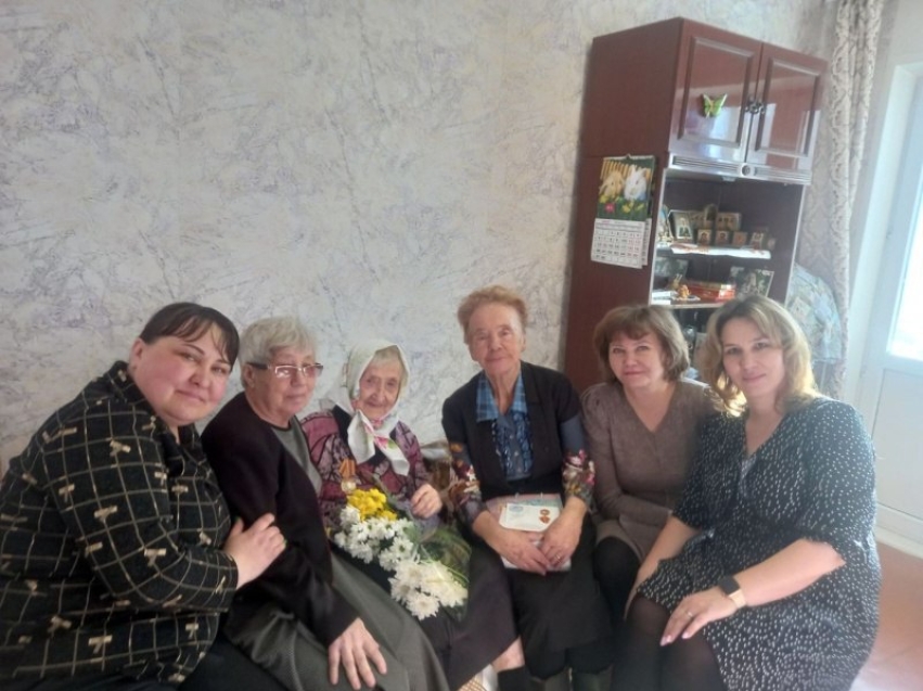 Фронтовая медсестра и мама семерых детей Наталья Азеева отпраздновала 105-летний юбилей в Забайкалье