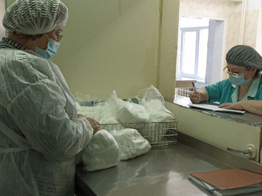 Учреждения здравоохранения из Краснокаменска отправили посылку в зону СВО