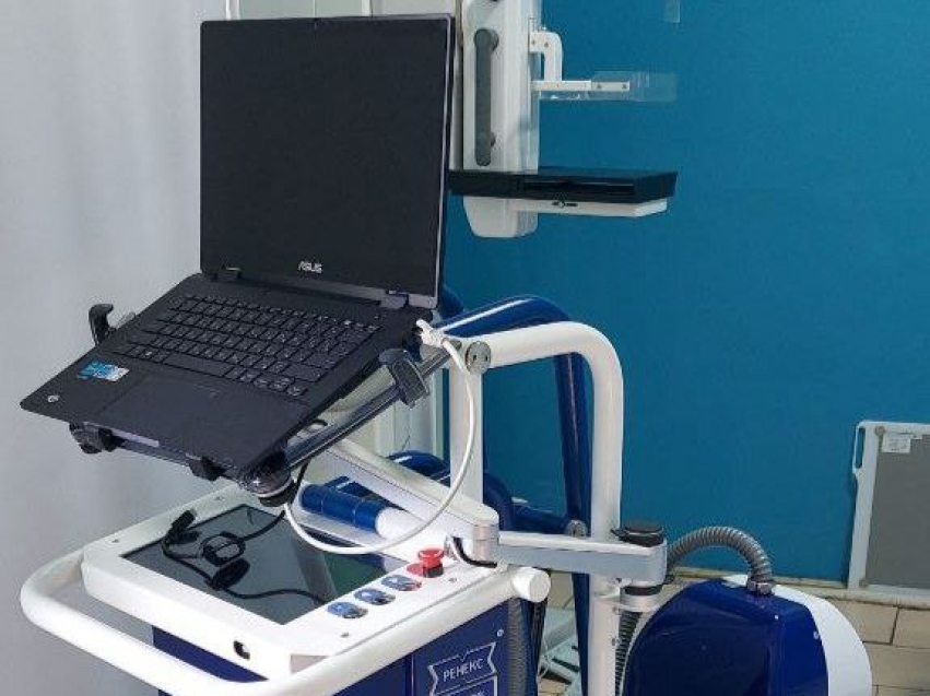 Врачи Александрово-Заводской больницы обследуют пациентов на новом передвижном рентген-аппарате