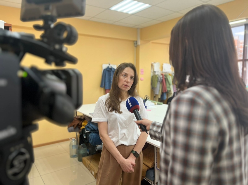 Журналисты посетили производство детской одежды «Сашка-барашка» в Чите предпросмотр