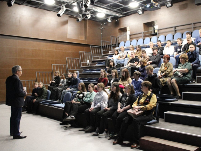 «Театральная суббота» стартовала в Чите для забайкальских школьников