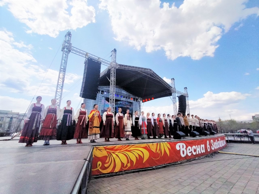 «Вы сохраняете, передаёте и транслируете культурное наследие» - в Zабайкалье прошел фестиваль «Даурия»