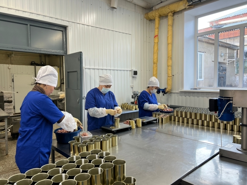Агинский мясокомбинат запустил производство консервированных каш