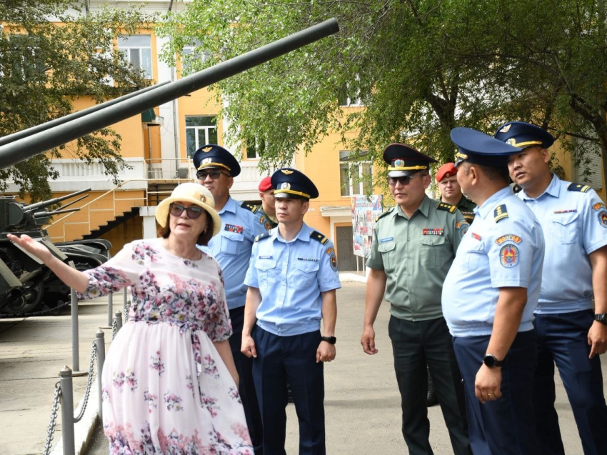 ​Экскурсию для военнослужащих из Монголии провели в Парке культуры и отдыха Дома офицеров Забайкальского края
