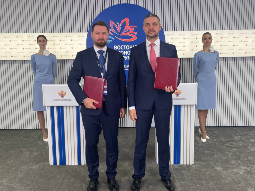 ВЭФ-2023: Глава Забайкалья Александр Осипов и генеральный директор ООО «ВЭБ Инжиниринг» подписали соглашение о сотрудничестве 