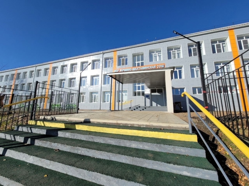 ​Открытие школы после капитального ремонта прошло в селе Вершино-Шахтаминский Шелопугинского района