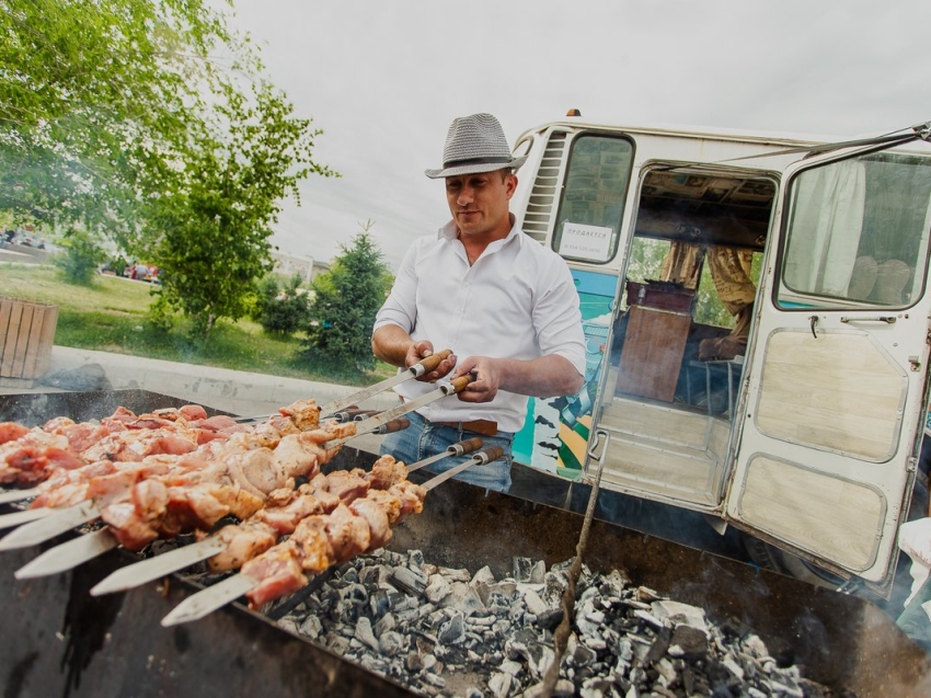 Паштет, булочки и мясо на камнях – чем накормит Забайкалье на выставке «Россия» 