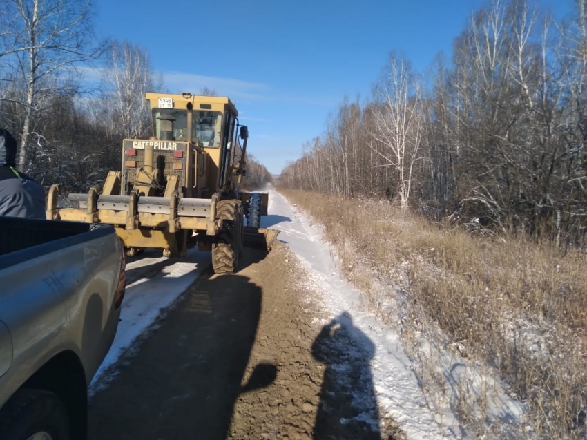 В 18 районах Забайкалья дорожная техника чистит региональные трассы от снега и наледи