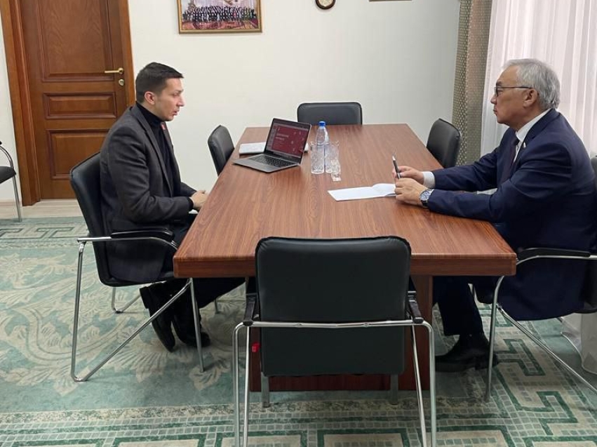 Сенатор Баир Жамсуев обсудил вопросы развития «Движения первых» в Забайкалье