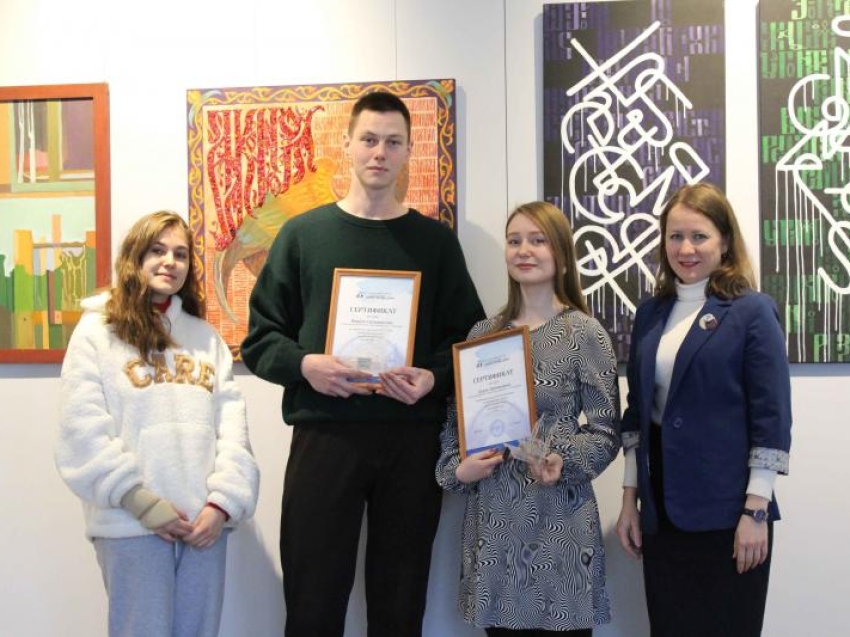 Молодые художники из Читы Дарья Шемякина и Никита Окладников проведут персональную выставку весной 2024 года 