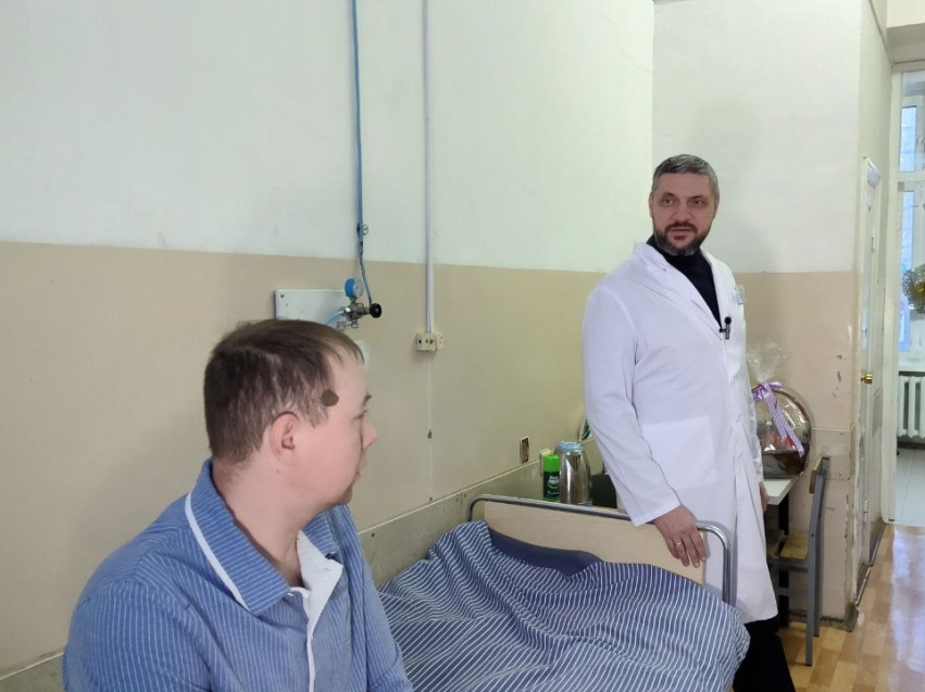 Глава Забайкалья Александр Осипов в Рождество навестил бойцов в военном госпитале