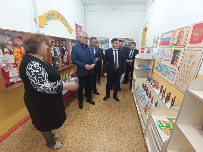 Сенатор Баир Жамсуев посетил учреждения социальной сферы Агинского района в Забайкалье
