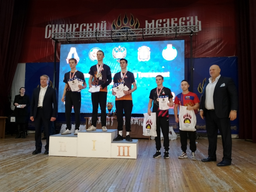 Забайкалец попал в топ-5 на международных соревнованиях по армрестлингу «Сибирский медведь»