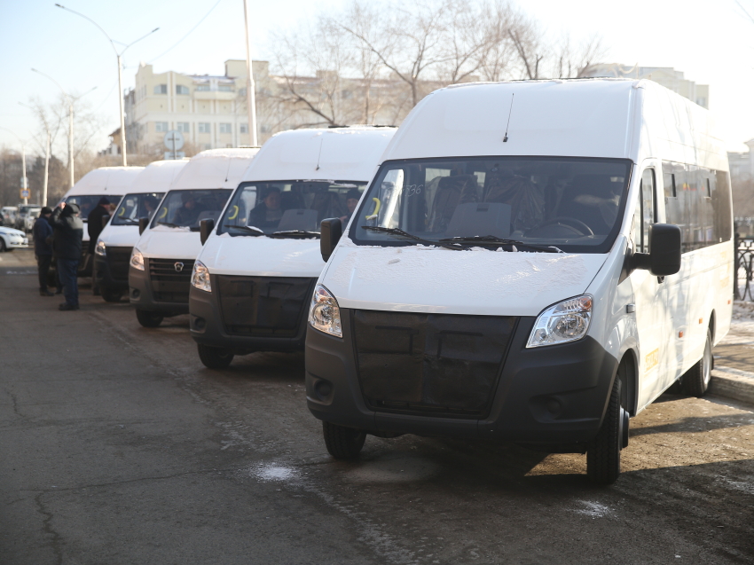 ​Благодаря поддержке Президента России в районы Забайкалья отправили 10 новых автомобилей марки ГАЗ