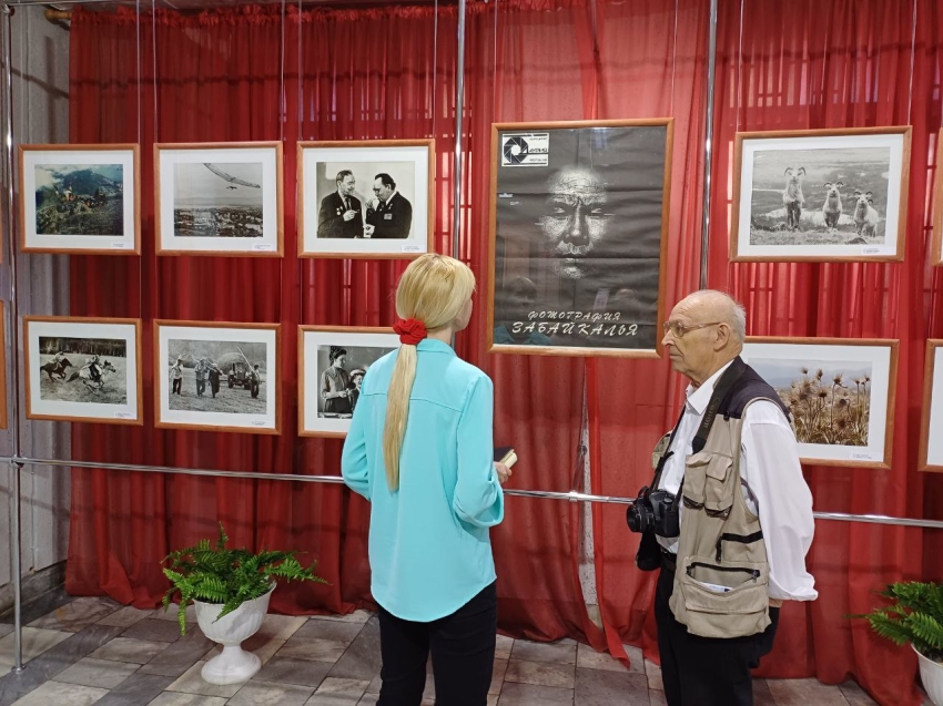 ​Выставка «Фотография Забайкалья» открылась в Доме офицеров